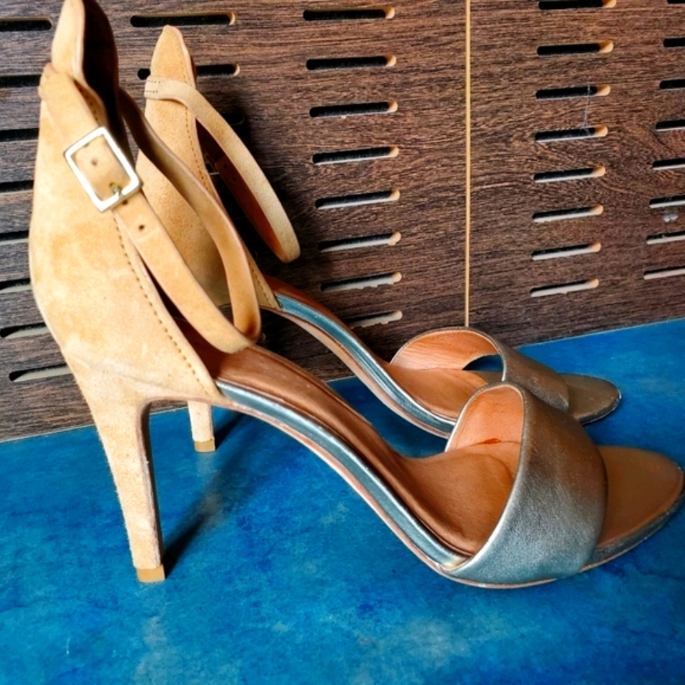 Joie Jaclyn Two Tone gold Ankle Strap Nude Sandal 4" Heel Leather Sole - Picture 3 of 11